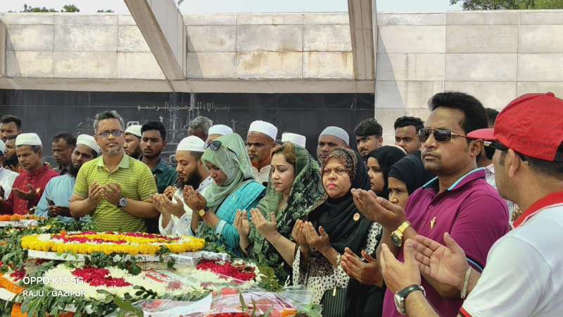 বীর শহীদদের প্রতি শ্রদ্ধা জানালেন এ্যাড. দিলারা সুলতানা সেতু