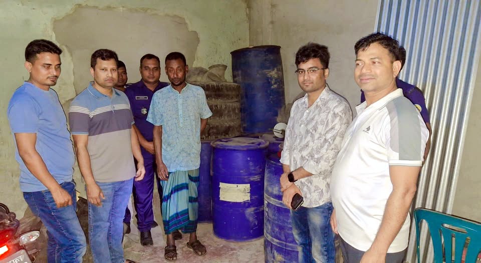 ভান্ডারিয়ায় লাইসেন্স ব্যতীত মজুদ করা ডিজেল জব্দ, তানভীর এন্টারপ্রাইজ এর মালিক মো: সিদ্দিক হাওলাদার কে অর্থদণ্ড